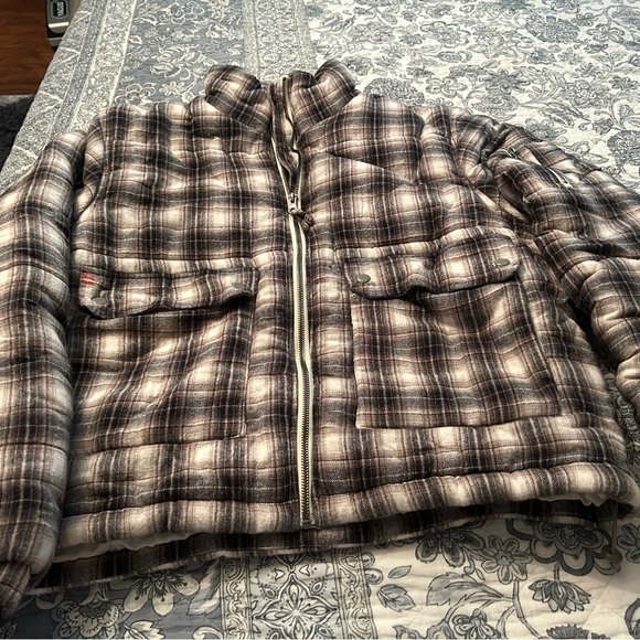 Urban Outfitters - BDG women's quilted flannel coat - Picture 1 of 5